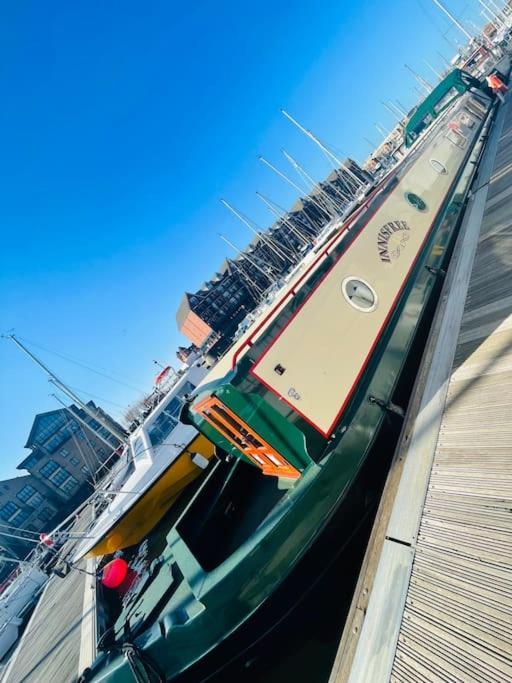 Lovely 2-bedroom Barge Brunswick Dock Liverpool! *