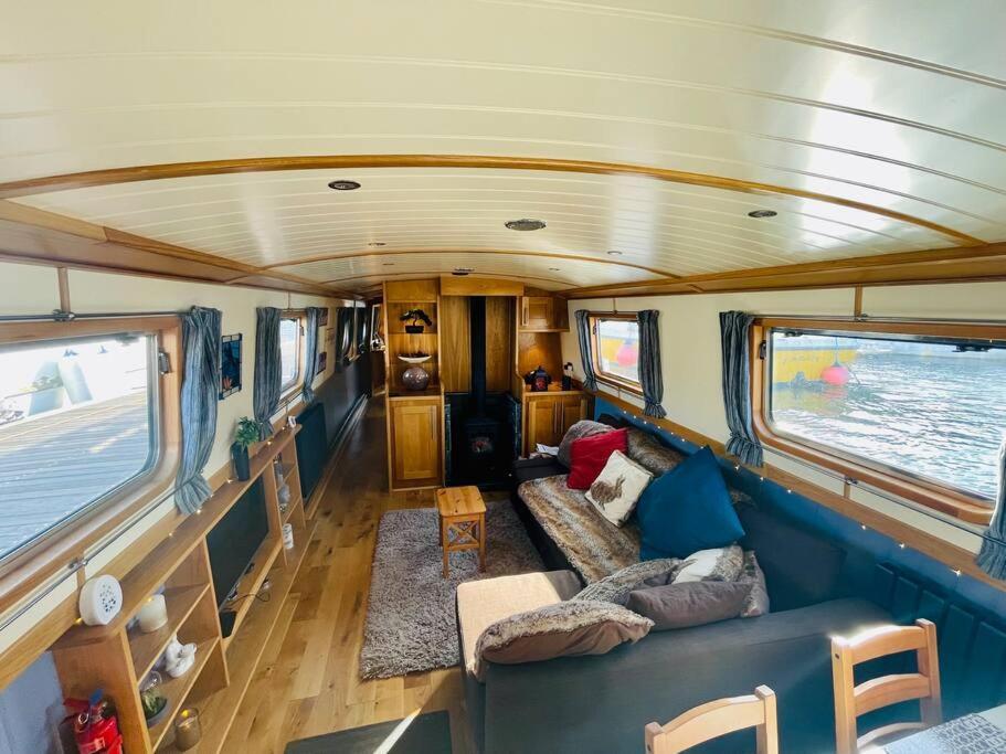 Lovely 2-bedroom Barge Brunswick Dock Liverpool! *
