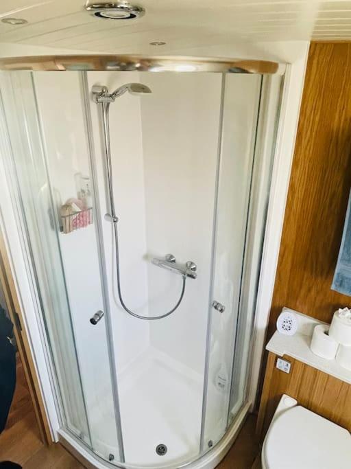 Lovely 2-bedroom Barge Brunswick Dock Liverpool! *