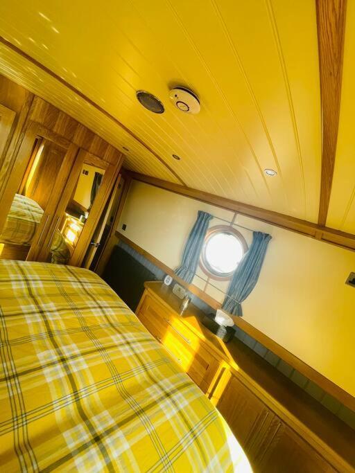 Lovely 2-bedroom Barge Brunswick Dock Liverpool! Liverpool