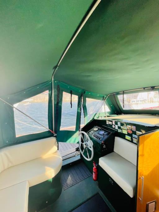 Lovely 2-bedroom Barge Brunswick Dock Liverpool! Liverpool
